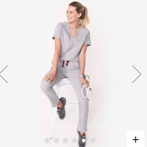 Figs scrubs color CEMENT